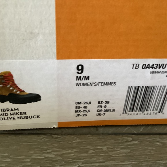 Timberland Vibram® Euro Waterproof Hiking Shoe (Women), size 9 - Picture 7 of 12